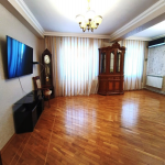 Kirayə (aylıq) 3 otaqlı Köhnə Tikili, Neftçilər metrosu, Bakıxanov qəs., Sabunçu rayonu 1