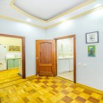 Kirayə (günlük) 4 otaqlı Köhnə Tikili, Sahil metrosu, Səbail rayonu 42