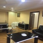 Kirayə (aylıq) 4 otaqlı Ofis, 20 Yanvar metrosu, Kimyaçılar şəhərciyi, Nəsimi rayonu 2