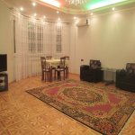 Kirayə (günlük) 4 otaqlı Köhnə Tikili, Sahil metrosu, Səbail rayonu 2