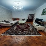 Продажа 4 комнатная Вторичка, İnşaatçılar метро, пос. Йени Ясамал, Ясамал район 1