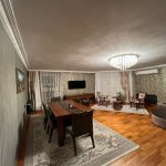 Kirayə (aylıq) 4 otaqlı Köhnə Tikili, Sahil metrosu, Səbail rayonu 1