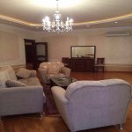 Kirayə (günlük) 4 otaqlı Köhnə Tikili, Sahil metrosu, Səbail rayonu 3