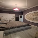Kirayə (günlük) 2 otaqlı Yeni Tikili Xırdalan 4
