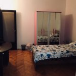 Kirayə (aylıq) 4 otaqlı Köhnə Tikili, Sahil metrosu, Səbail rayonu 4