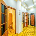 Kirayə (günlük) 4 otaqlı Köhnə Tikili, Sahil metrosu, Səbail rayonu 3