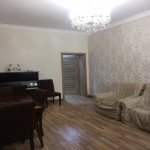 Kirayə (aylıq) 3 otaqlı Köhnə Tikili, Elmlər akademiyası metrosu, Yasamal rayonu 1