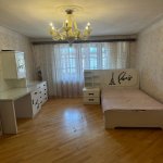 Kirayə (aylıq) 3 otaqlı Köhnə Tikili, Azadlıq metrosu, Ayna Sultanova heykəli, Binəqədi rayonu 6