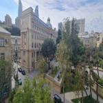 Kirayə (aylıq) 3 otaqlı Köhnə Tikili, İçərişəhər metrosu, Səbail rayonu 1