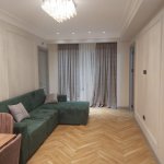 Kirayə (aylıq) 3 otaqlı Yeni Tikili, Neftçilər metrosu, 8-ci kilometr, Nizami rayonu 1