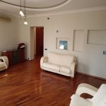 Kirayə (aylıq) 4 otaqlı Köhnə Tikili, Sahil metrosu, Səbail rayonu 2