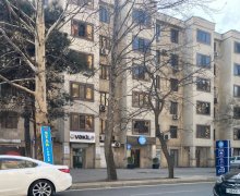 Satılır Köhnə Tikili Elmlər akademiyası m., Yasamal r.