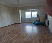 Satılır Köhnə Tikili Azadlıq m., Binəqədi r.