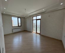 Satılır Yeni Tikili Yeni Günəşli qəs., Suraxanı r.