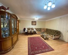 Satılır Köhnə Tikili Azadlıq m., 8-ci mikrorayon, Binəqədi r.