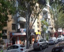 Satılır Köhnə Tikili Elmlər akademiyası m., Yasamal r.