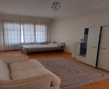 Kirayə (aylıq) Yeni Tikili Elmlər akademiyası m., Yasamal r.