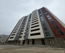 Satılır Yeni Tikili Azadlıq m., 7-ci mikrorayon, Hollivud şadlıq sarayı, Binəqədi r.