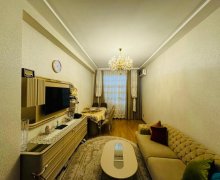 qara qarayevde satilan evler Qara Qarayev m., Nizami r.