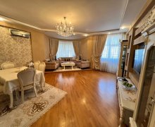 Satılır Yeni Tikili 8-ci mikrorayon, Binəqədi r.