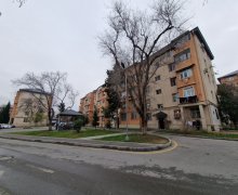 Satılır Köhnə Tikili Qara Qarayev m., Nizami r. Satılır Köhnə Tikili Qara Qarayev m., Nizami r.