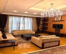 Kirayə (aylıq) Yeni Tikili Gənclik m., Nərimanov r. Kirayə (aylıq) Yeni Tikili Gənclik m., Nərimanov r.
