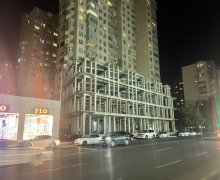 Satılır Yeni Tikili Azadlıq m., 8-ci mikrorayon, Binəqədi r.