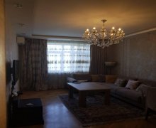 Satılır Köhnə Tikili Nizami m., Yasamal r.