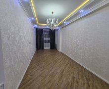 Satılır Yeni Tikili Azadlıq m., 8-ci mikrorayon, Binəqədi r.