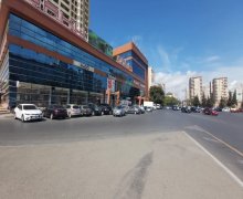 Satılır Köhnə Tikili İnşaatçılar m., Yasamal r.