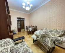 Satılır Köhnə Tikili Elmlər akademiyası m., Səbail r.