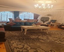 Satılır Həyət evi/villa Gəncə ş. Satılır Həyət evi/villa Gəncə ş.