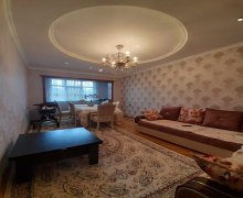 Satılır Köhnə Tikili Azadlıq m., 8-ci mikrorayon, Binəqədi r.