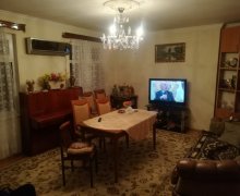 Satılır Köhnə Tikili Azadlıq m., 8-ci mikrorayon, Binəqədi r.