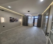 Satılır Yeni Tikili 8-ci mikrorayon, Binəqədi r.