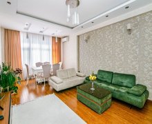 Satılır Yeni Tikili Elmlər akademiyası m., Yasamal r.