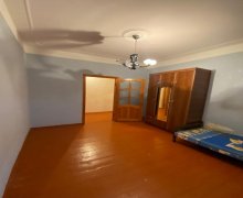 Satılır Köhnə Tikili Memar Əcəmi m., 9-cu mikrorayon, Binəqədi r.