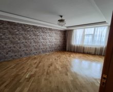 Satılır Yeni Tikili Azadlıq m., 8-ci mikrorayon, Binəqədi r.