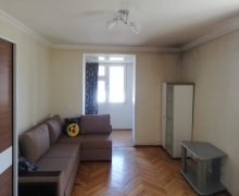 Satılır Köhnə Tikili Elmlər akademiyası m., Yasamal r.