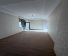 Satılır Yeni Tikili İnşaatçılar m., Yeni Yasamal qəs., Yasamal r.