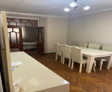 Satılır Köhnə Tikili Azadlıq m., 8-ci mikrorayon, Binəqədi r.