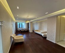 Satılır Yeni Tikili Elmlər akademiyası m., Yasamal r.