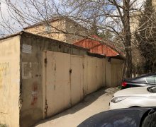 Satılır Köhnə Tikili Azadlıq m., 8-ci mikrorayon, Binəqədi r.