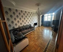 Satılır Köhnə Tikili Azadlıq m., 8-ci mikrorayon, Binəqədi r.