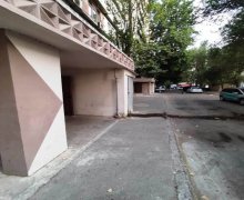 Satılır Köhnə Tikili Azadlıq m., 8-ci mikrorayon, Binəqədi r.