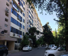 Satılır Köhnə Tikili Azadlıq m., Binəqədi r.