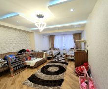 Satılır Yeni Tikili Xalqlar dostluğu m., 8-ci kilometr, Nizami r.