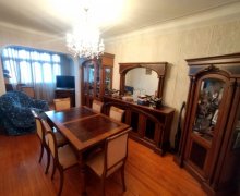 Satılır Köhnə Tikili Azadlıq m., 6-cı mikrorayon, Binəqədi r.