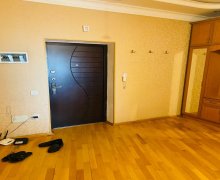 Satılır Yeni Tikili Elmlər akademiyası m., Yasamal r.