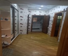 Satılır Köhnə Tikili Azadlıq m., 8-ci mikrorayon, Binəqədi r.